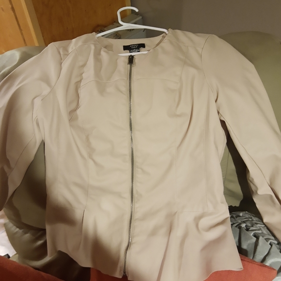 Classy jacket - Picture 3 of 3